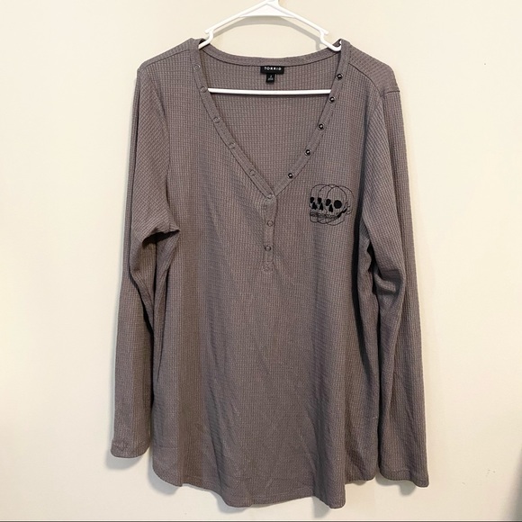 TORRID NWOT Skull Waffle Knit Snap Neck Henley 2 - Picture 2 of 8